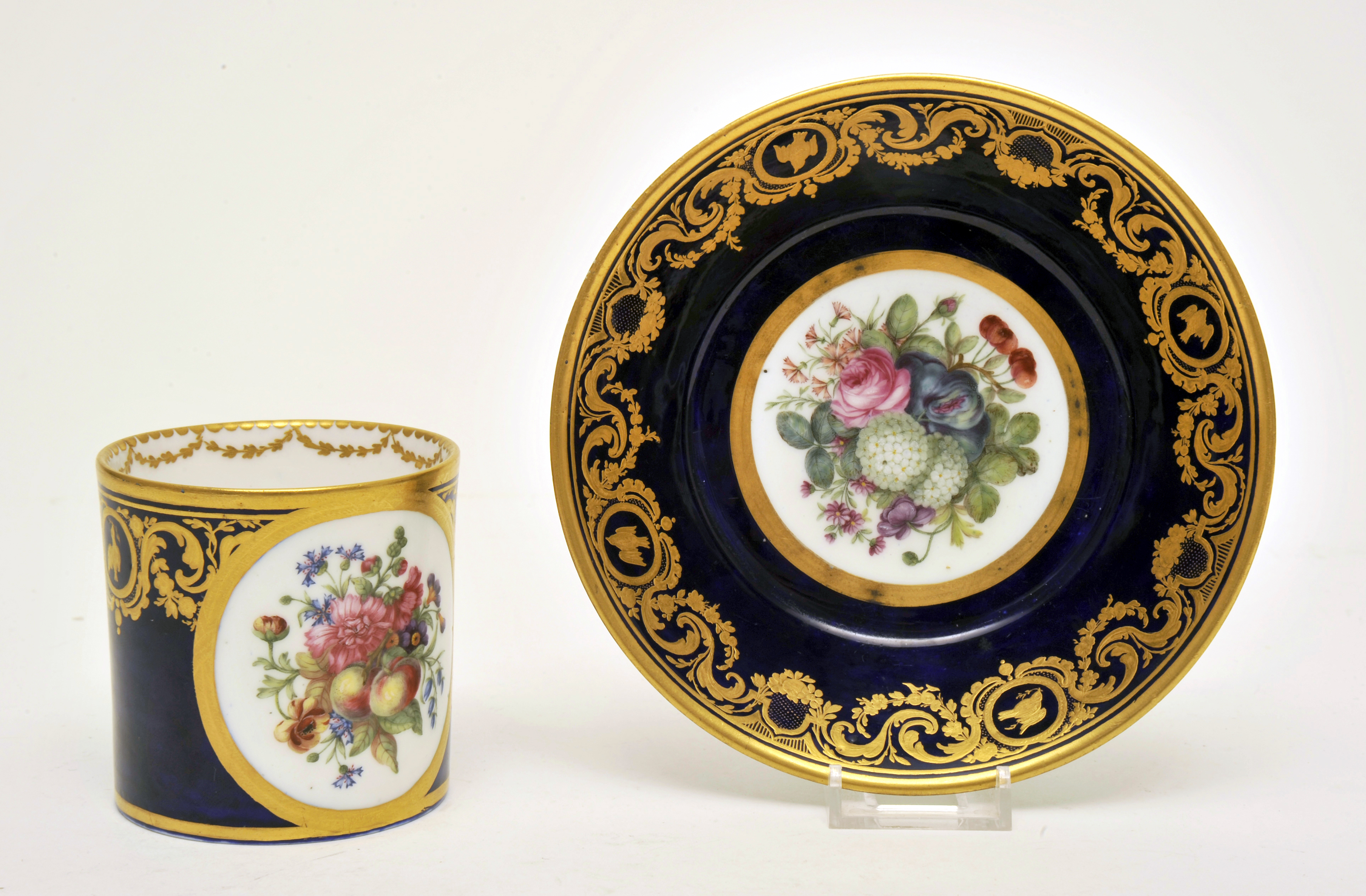 Фарфор 19 века. Севр фарфор 18 век. Фарфор тарелка Севр Франция 19 век. Sevres Porcelain.
